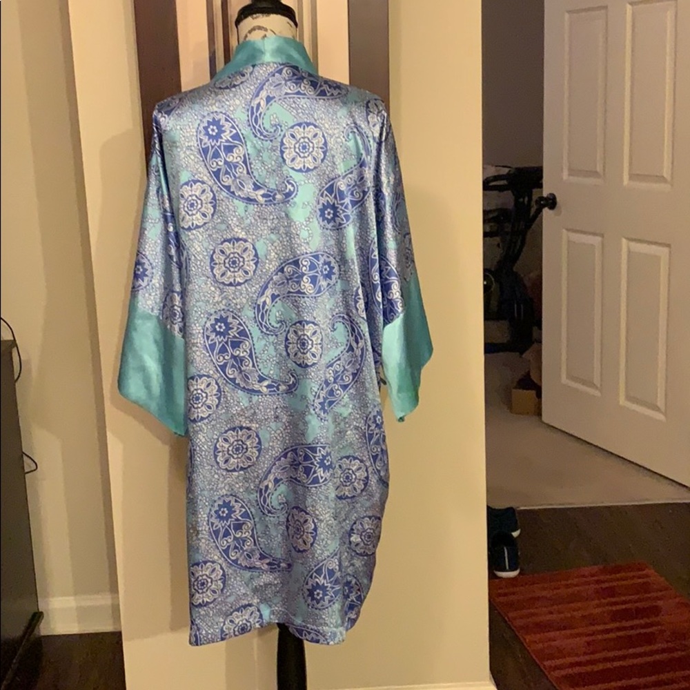 Beautiful Kimono Lounging Robe - Picture 5 of 7